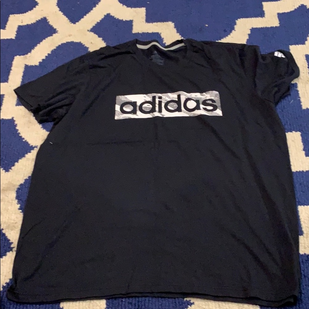 Adidas T-Shirt